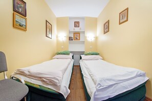 1 habitación y espacio para trabajar con laptop