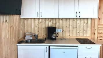 Coffee/tea maker, cookware/dishes/utensils