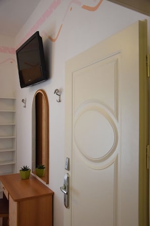 In-room safe, desk, soundproofing, free WiFi - Hotel Holland (Rimini)