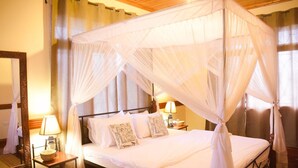 Deluxe-Doppel- oder -Zweibettzimmer | Schreibtisch, Bügeleisen/Bügelbrett, kostenloses WLAN, Bettwäsche