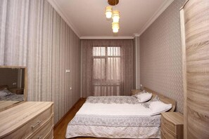 1 bedroom, WiFi - New and cozy apartment near Yerevan city center , 70 sq with all amenities. (Arabkir)