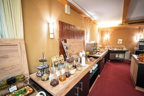 Tägliches inbegriffenes Frühstücksbuffet