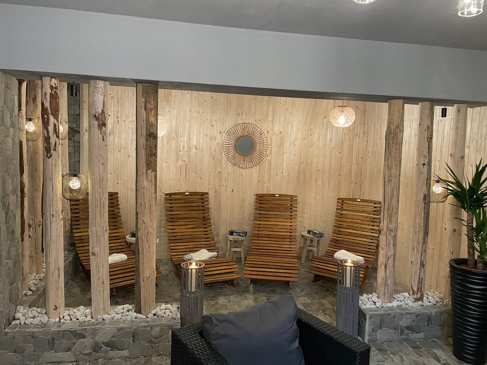 Espace de soins pour les couples, sauna, massages aux pierres chaudes