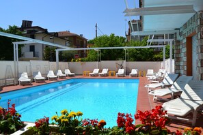 Seasonal outdoor pool - Hotel Apis (Rimini)