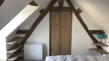 1 chambre, coffres-forts dans les chambres, bureau