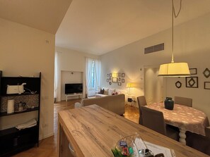Appartement, 2 chambres | Coin séjour