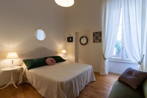 Ameublement personnalisé, fer et planche à repasser, Wi-Fi gratuit