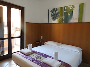 Standaard tweepersoonskamer, 1 tweepersoonsbed | Donzen dekbedden, gratis wifi, beddengoed