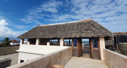 ONEWAY House Lamu Seaview Dach & Pool