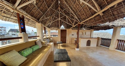 ONEWAY House Lamu Seaview Rooftop & Pool