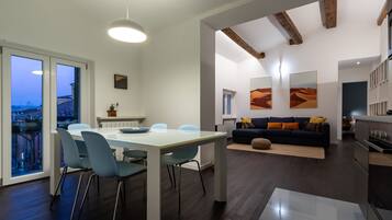 Appartamento, 2 camere da letto | Area soggiorno | Pavimenti riscaldati