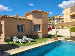 Pool - Villa GOLF & PLAYA I on the beach of Oliva Nova (Oliva)