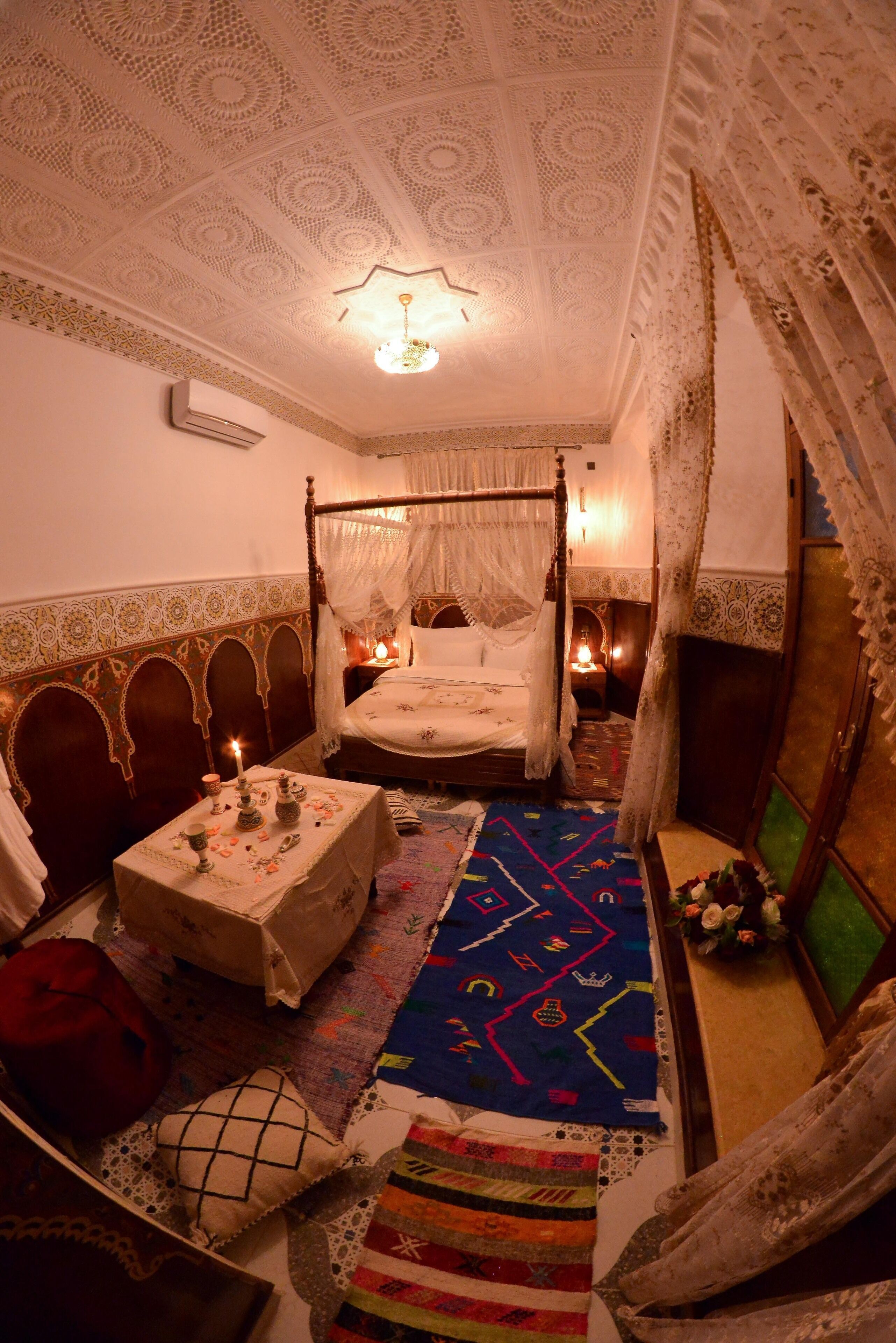 Rideaux occultants, Wi-Fi gratuit, draps fournis