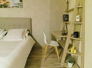 3 bedrooms, iron/ironing board, internet