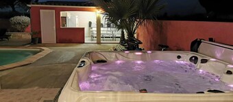 Homerez - Elegant villa i Carcassonne med hage og jacuzzi