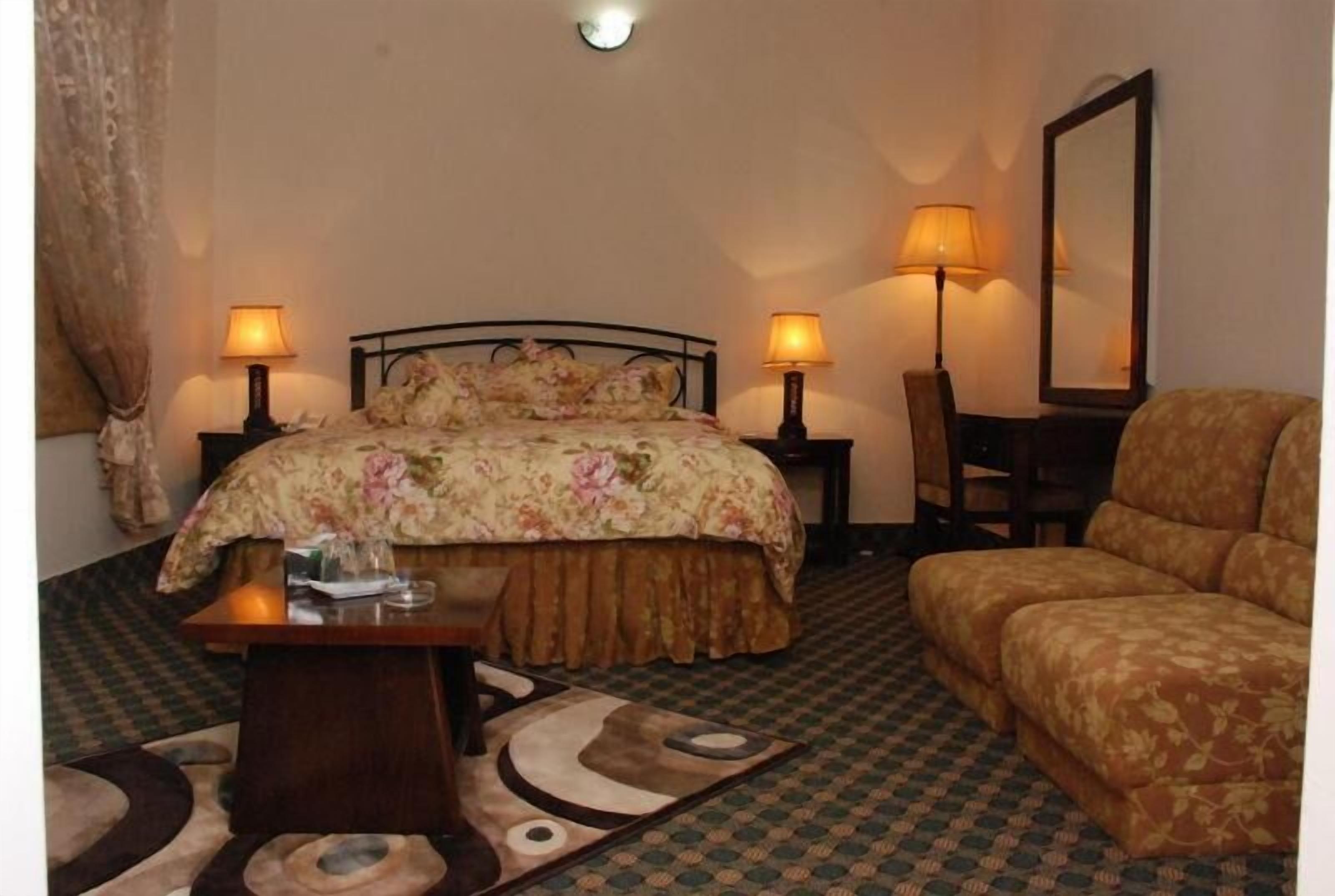 Photo - Savoy Inn