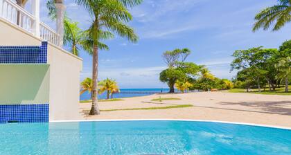 Fantastic beachfront 1 bedroom getaway