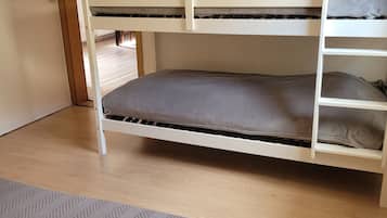 1 Schlafzimmer, Reisekinderbett, kostenloses WLAN, Bettwäsche