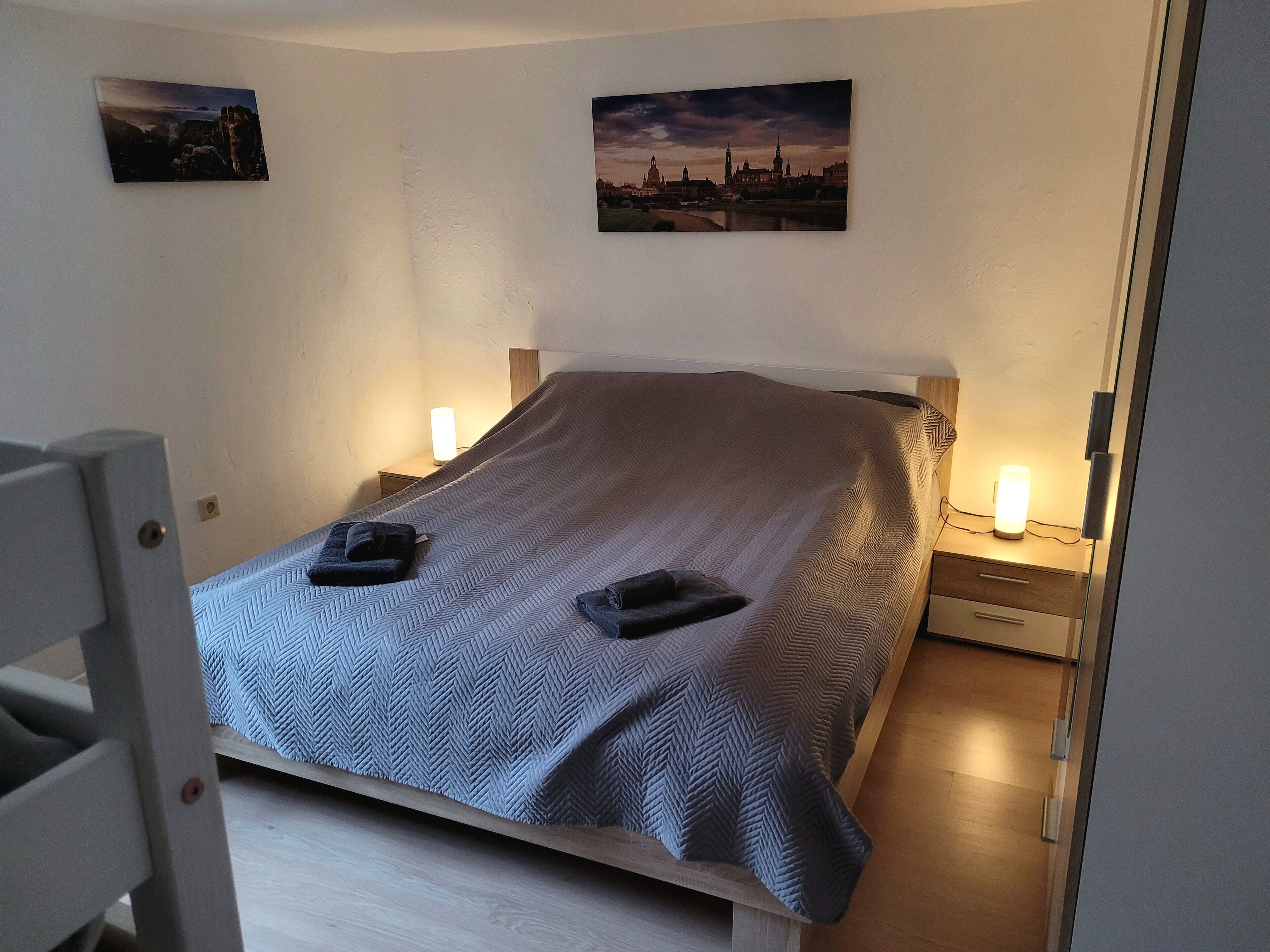 1 chambre, lit parapluie, Wi-Fi gratuit, draps fournis