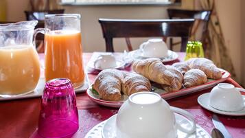 Free daily continental breakfast