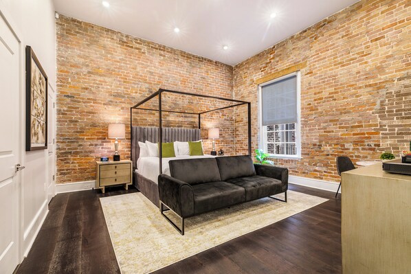 1 bedroom, iron/ironing board, travel cot, WiFi