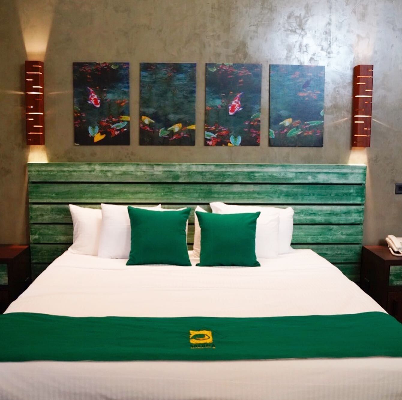 Free WiFi, bed sheets
