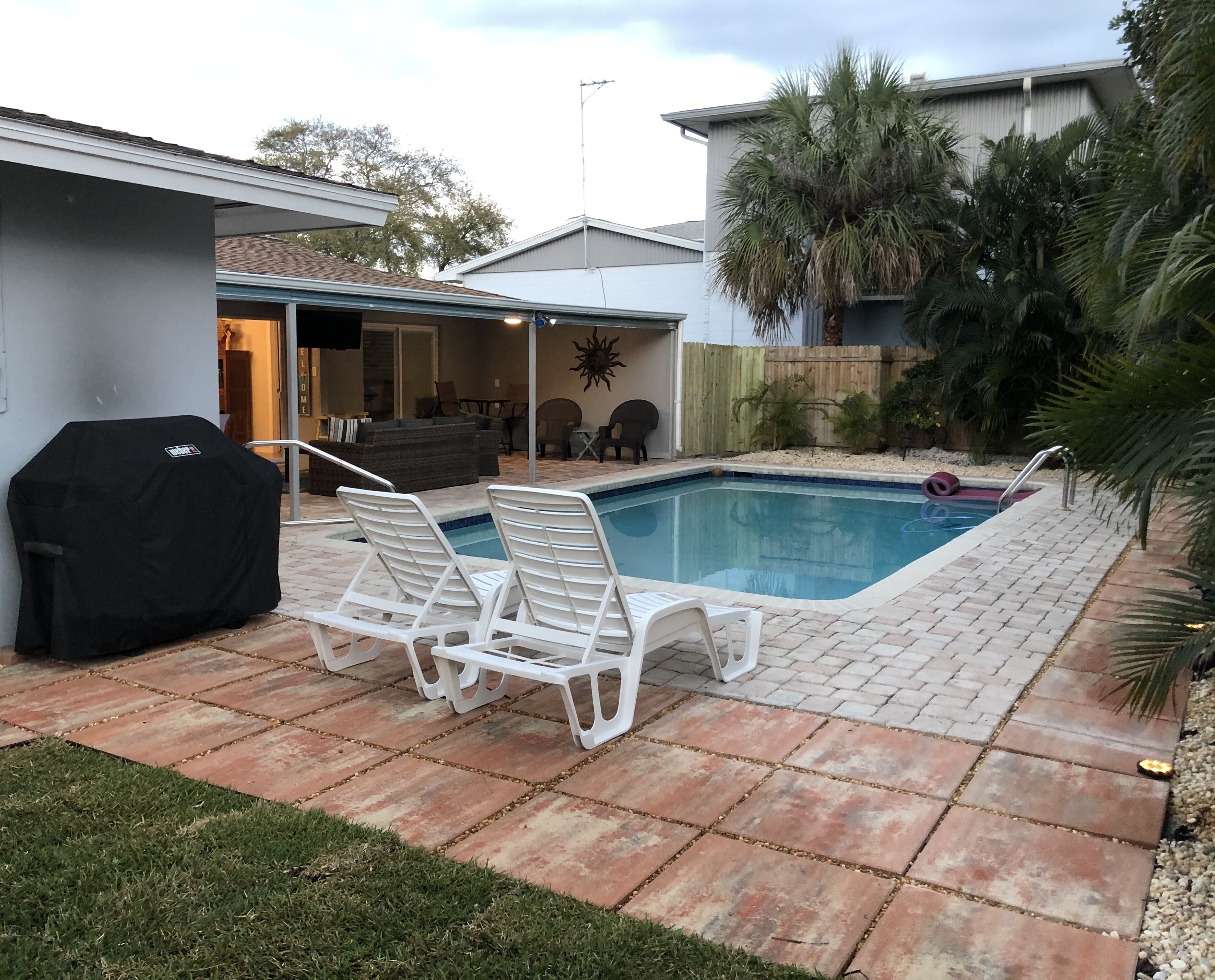 GULFPORT-ST PETE  3  master suites! Heated pool, close to beach, golf, downtown