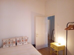 2 bedrooms, desk, iron/ironing board, free WiFi