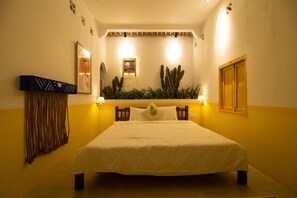 Single Room, Bathtub (B2)