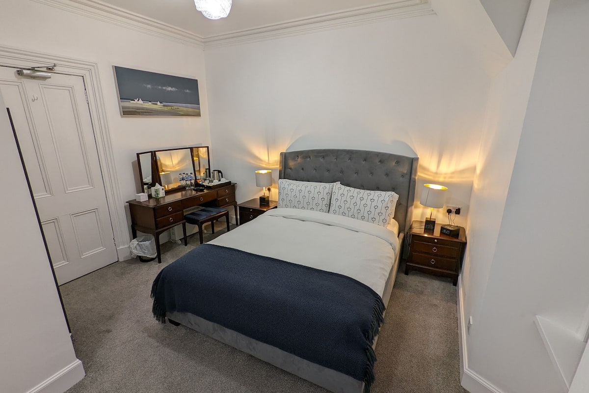 Superior Double Room, Ensuite | Interior