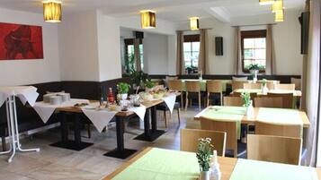 Termasuk sarapan bufet