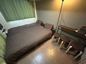 1 chambre, bureau, fer et planche à repasser, Wi-Fi gratuit