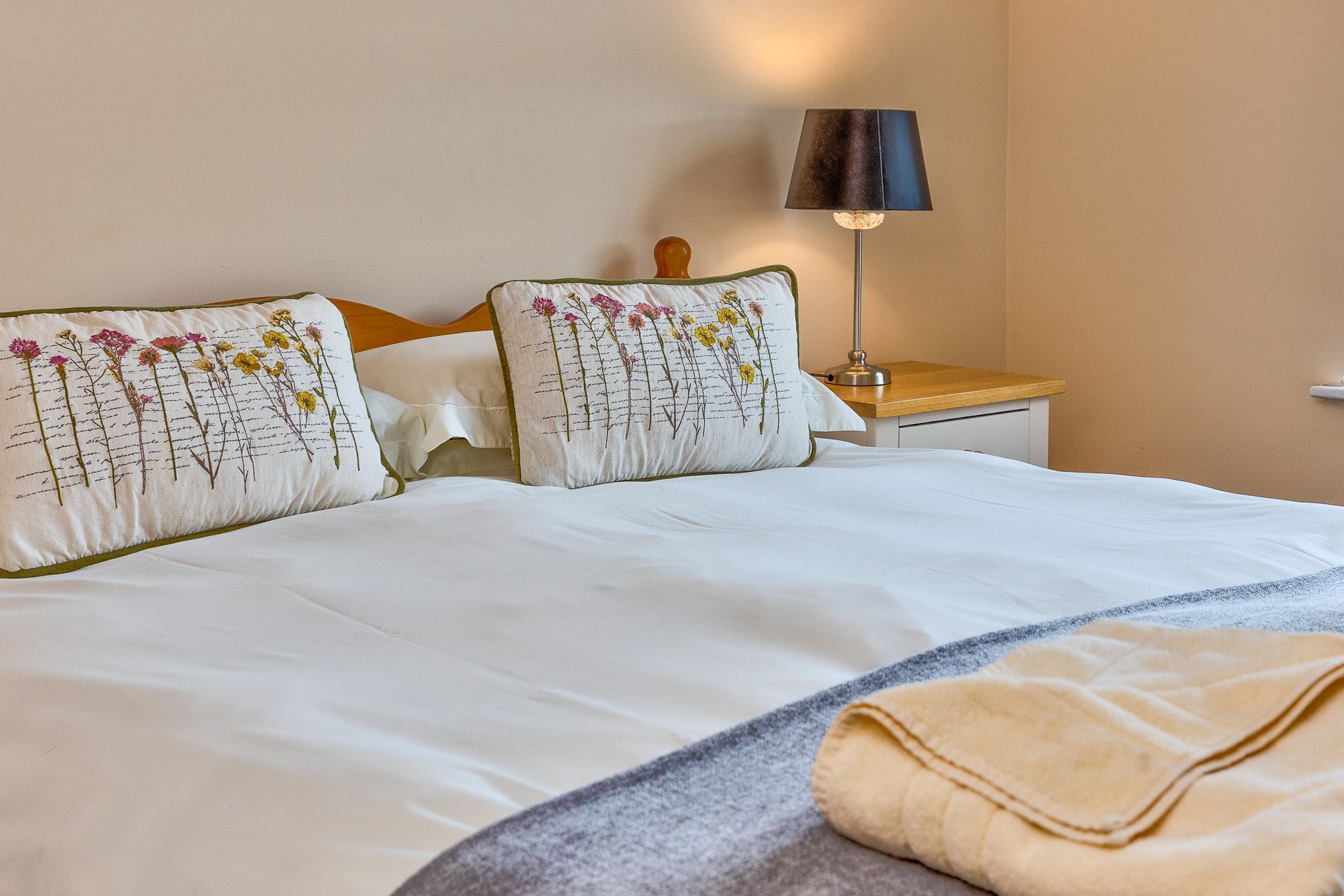 2 chambres, fer et planche à repasser, Wi-Fi, draps fournis