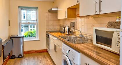 Howgills Apartment 9 (self-catering accommodation with free parking and Wi-Fi)