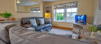 Howgills Apartment 11 (self-catering accommodation with free parking and Wi-Fi)