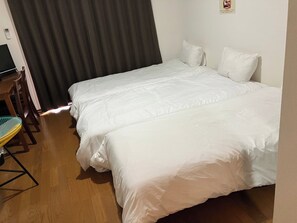 1 bedroom, desk, free WiFi, bed sheets - Annex 303 3 singles Spacious twin room  Please be sure to contact the hotel / Chikushino Fukuoka (Chikushino)
