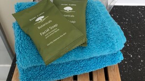 Bathroom amenities - St George's Court Farmhouse B&B (Ripon)