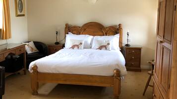 Double Room | Individually decorated, individually furnished, iron/ironing board