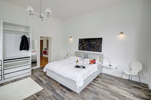 1 Schlafzimmer, Reisekinderbett, kostenloses WLAN, Bettwäsche