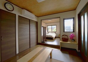 1 bedroom, desk, free WiFi, bed sheets - With rocky openair bath Annex / Yufu Ōita (Yufu)