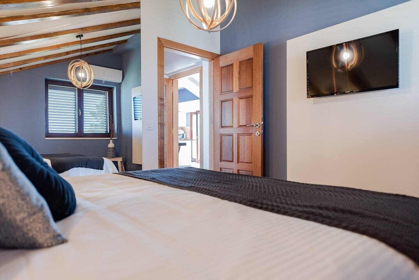 Apartamento superluxo, vista para o mar | 2 quartos, cofres nos quartos, individualmente decorados