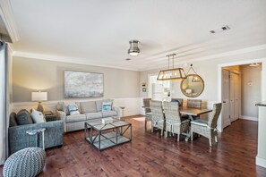 Townhome, 2 Bedrooms | Interior