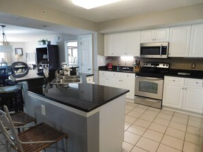 Condo, 4 Bedrooms | Private kitchen