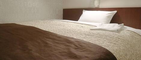 1 bedroom, desk, free WiFi, bed sheets