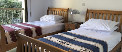 4 chambres, bureau, fer et planche Ă repasser, accĂšs au Wi-Fi (inclus)