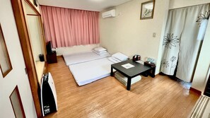3 Schlafzimmer, Schreibtisch, Bügeleisen/Bügelbrett, kostenloses WLAN