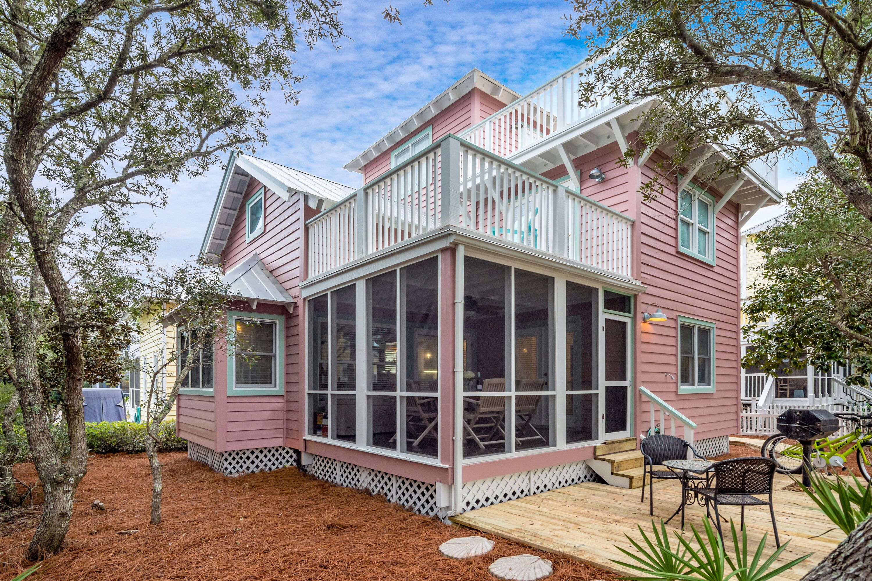 Seaside "Persuasion" | 3 BR | Sleeps 6 |Tower Views | Steps to Beach