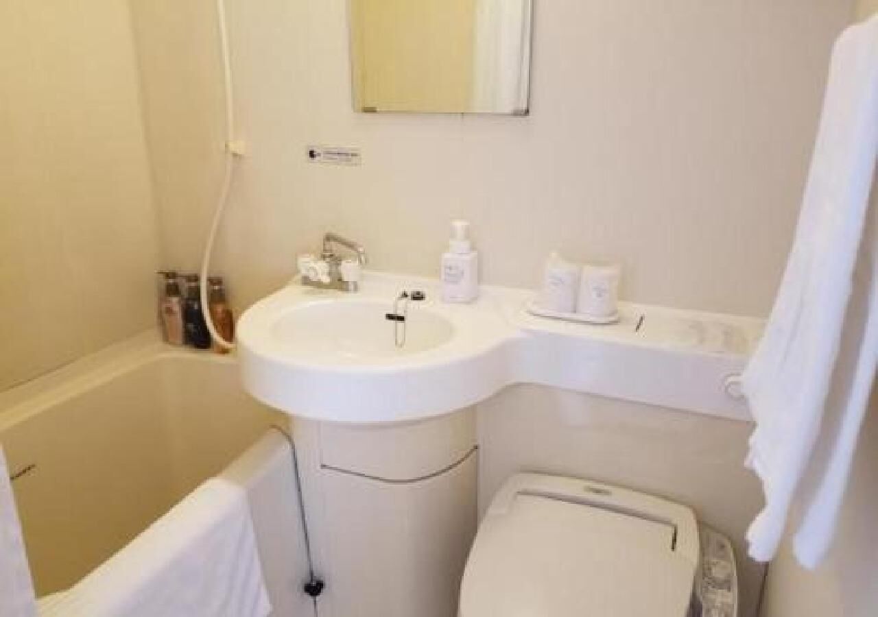 Hair dryer, towels