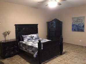 3 bedrooms, free WiFi, bed sheets, wheelchair access