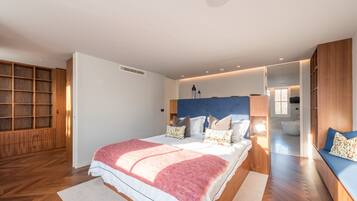 Standard Apartment | 3 bedrooms, iron/ironing board, free WiFi
